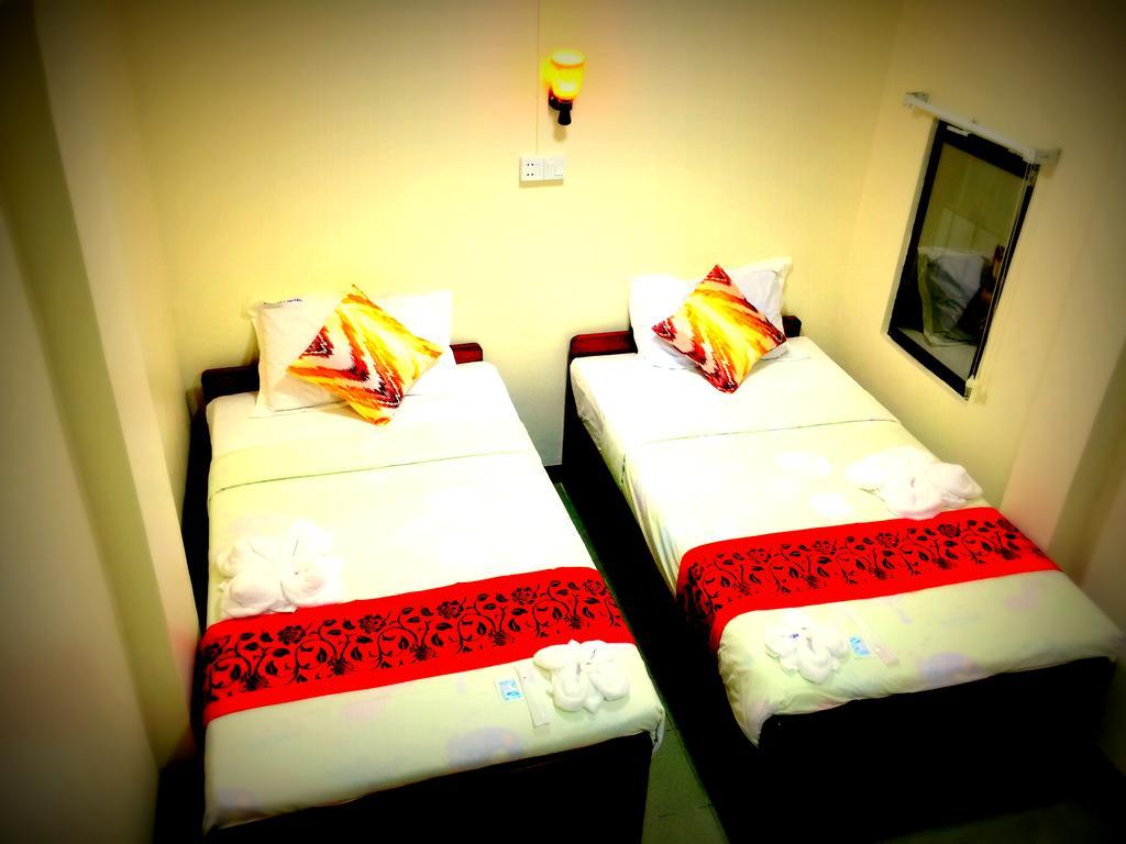 Everest Hotel 仰光 外观 照片