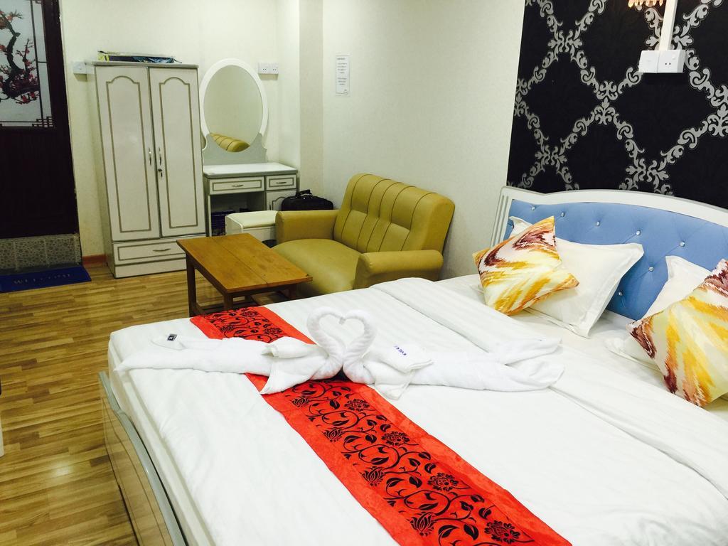 Everest Hotel 仰光 外观 照片