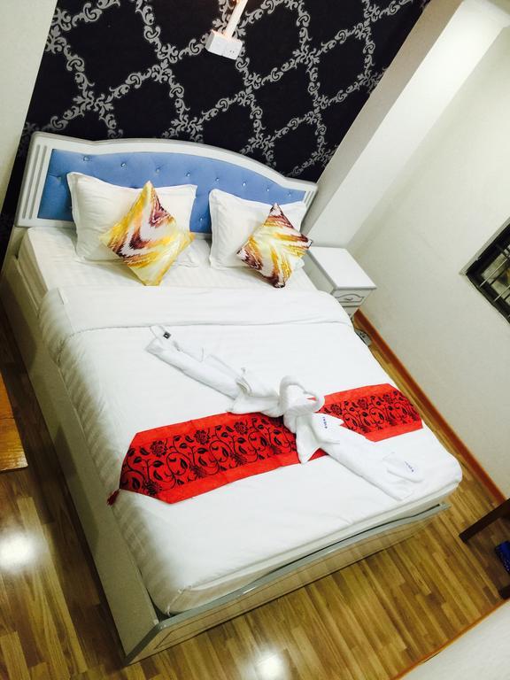 Everest Hotel 仰光 外观 照片