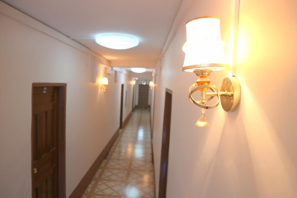 Everest Hotel 仰光 外观 照片