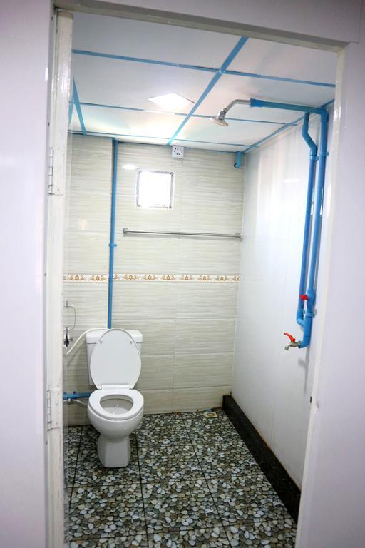 Everest Hotel 仰光 外观 照片