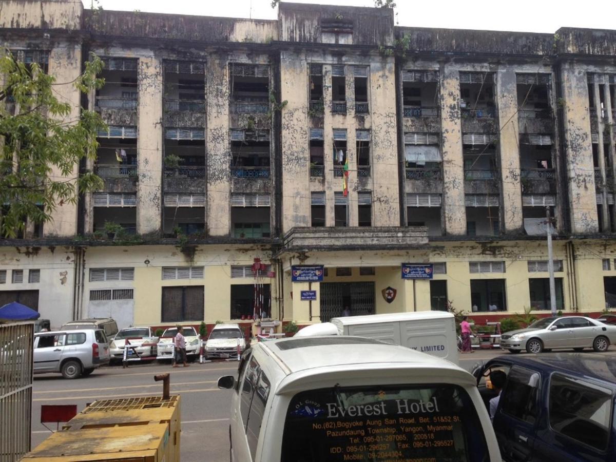 Everest Hotel 仰光 外观 照片